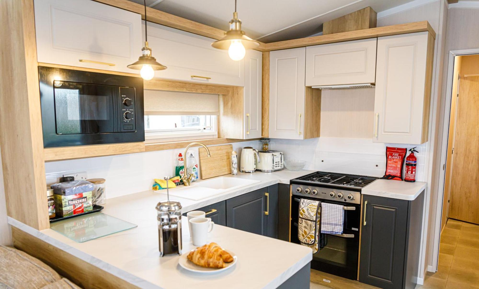 Apartment 2bed - Free Parking, Close To & St Mary's Lighthouse *
