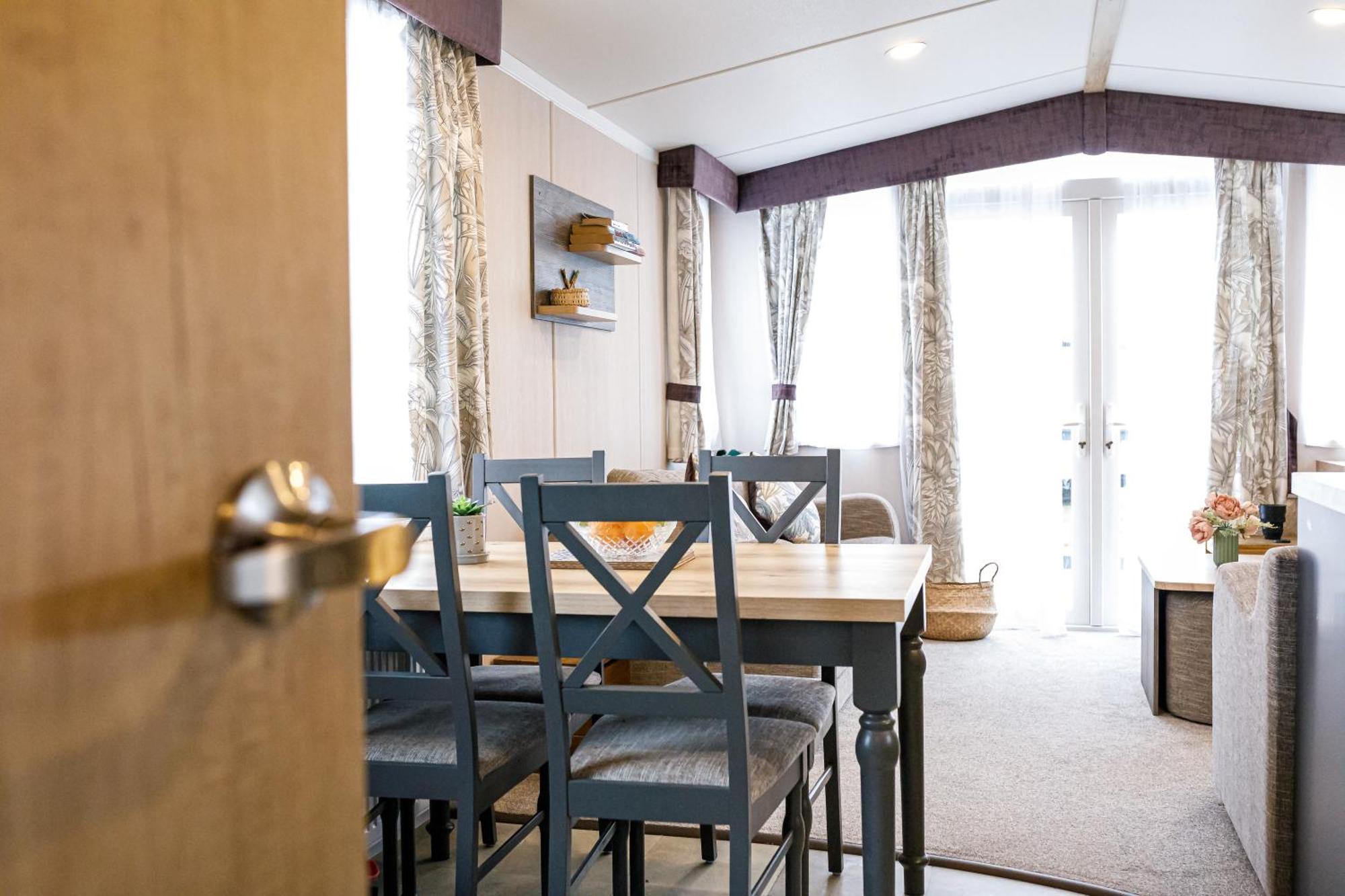 Apartment 2bed - Free Parking, Close To & St Mary's Lighthouse *